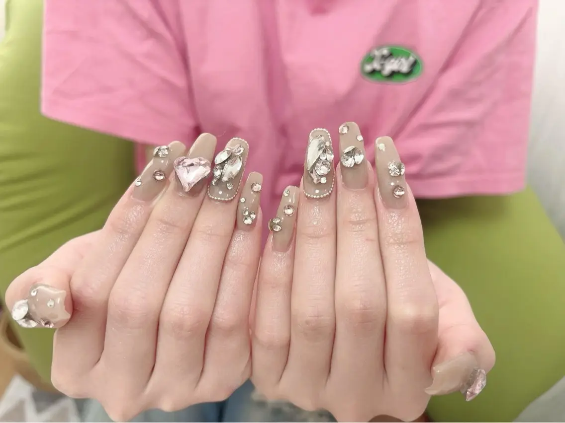 ネイル ハンドネイル mano nella manoのネイルデザイン