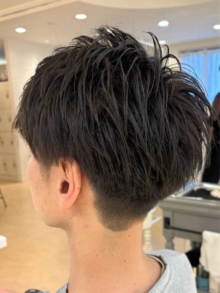メンズ センターパート フェザーパーマ マッシュ メンズパーマ メンズツイストパーマ 瀧澤 一真のヘアスタイル