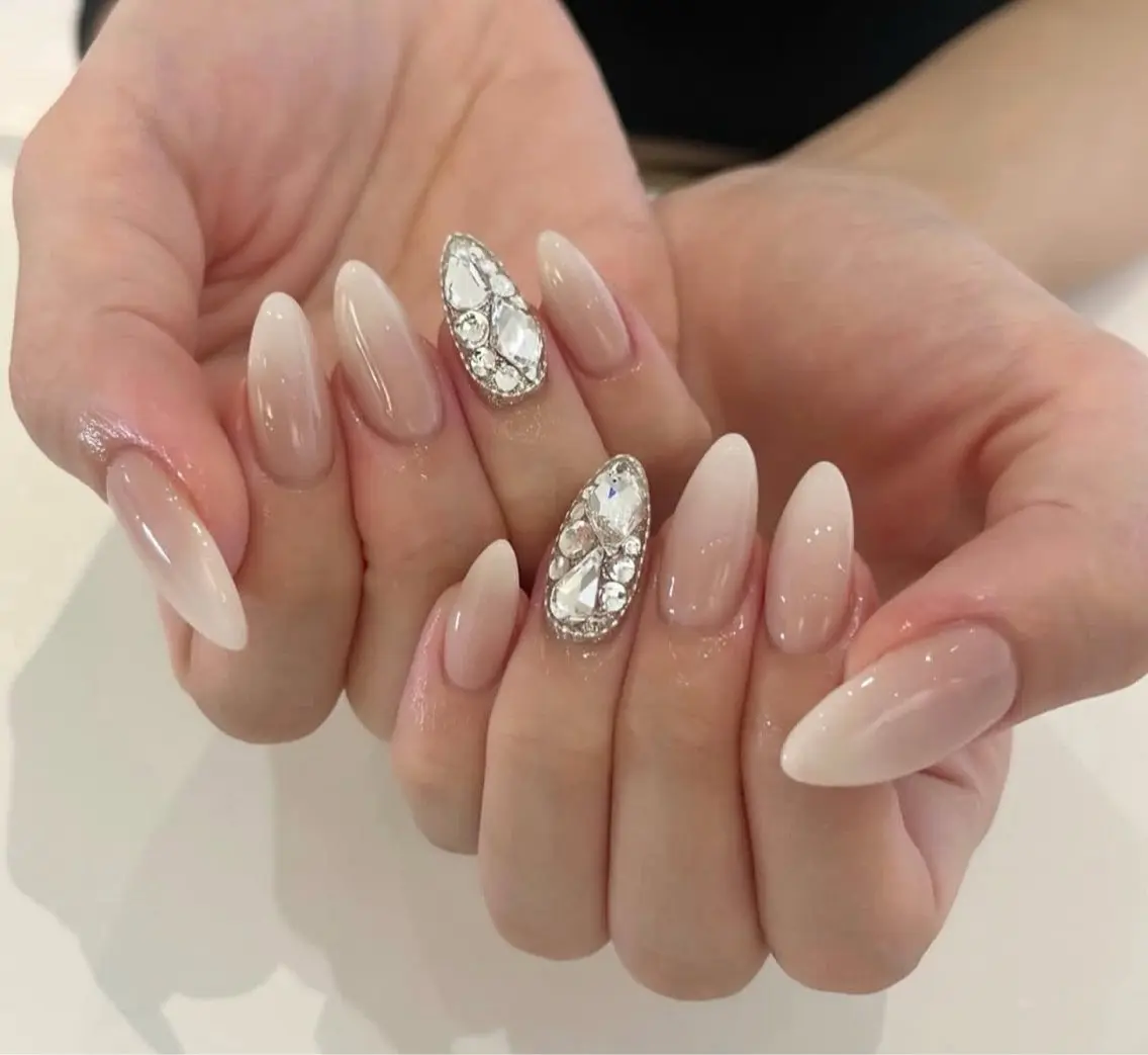 ネイル グラデーション キラキラネイル ワンカラーネイル 冬ネイル Jenn Nail Salonのネイルデザイン