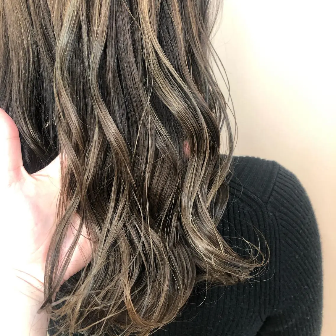 ロング カラー グレージュ ハイライトカラー ハイライト 小顔レイヤー/ ベージュ🤍Rieのヘアスタイル