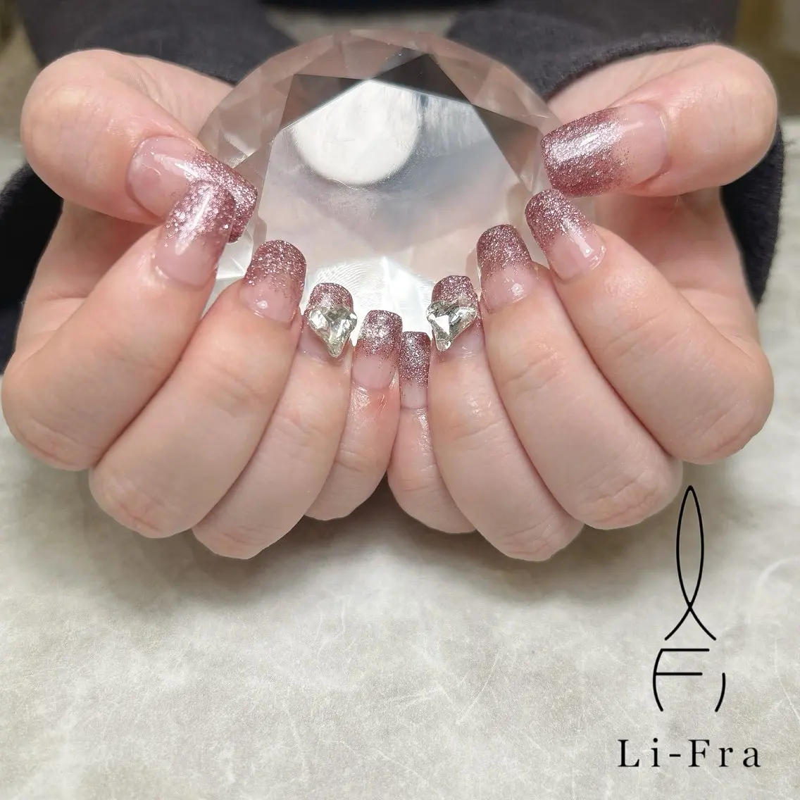 ネイル ハンドネイル lifra MANAKAのネイルデザイン