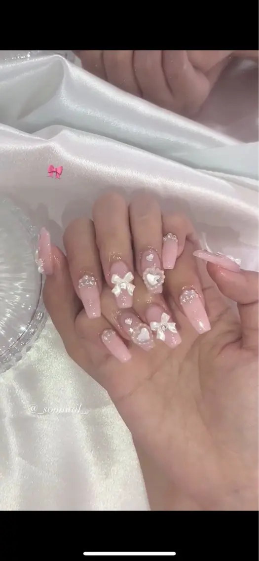 ネイル ジェルネイル ハート キラキラネイル 韓国ネイル リボン SOM NAILのネイルデザイン