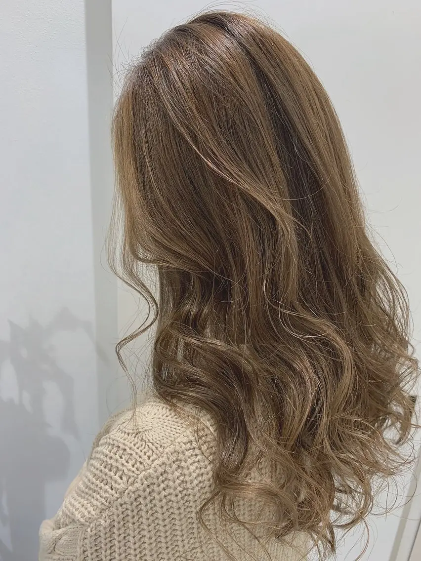 ロング カラー 透明感カラー ダブルカラー イルミナカラー カット ヘアカラー トリートメント 岩崎 裕司のヘアスタイル
