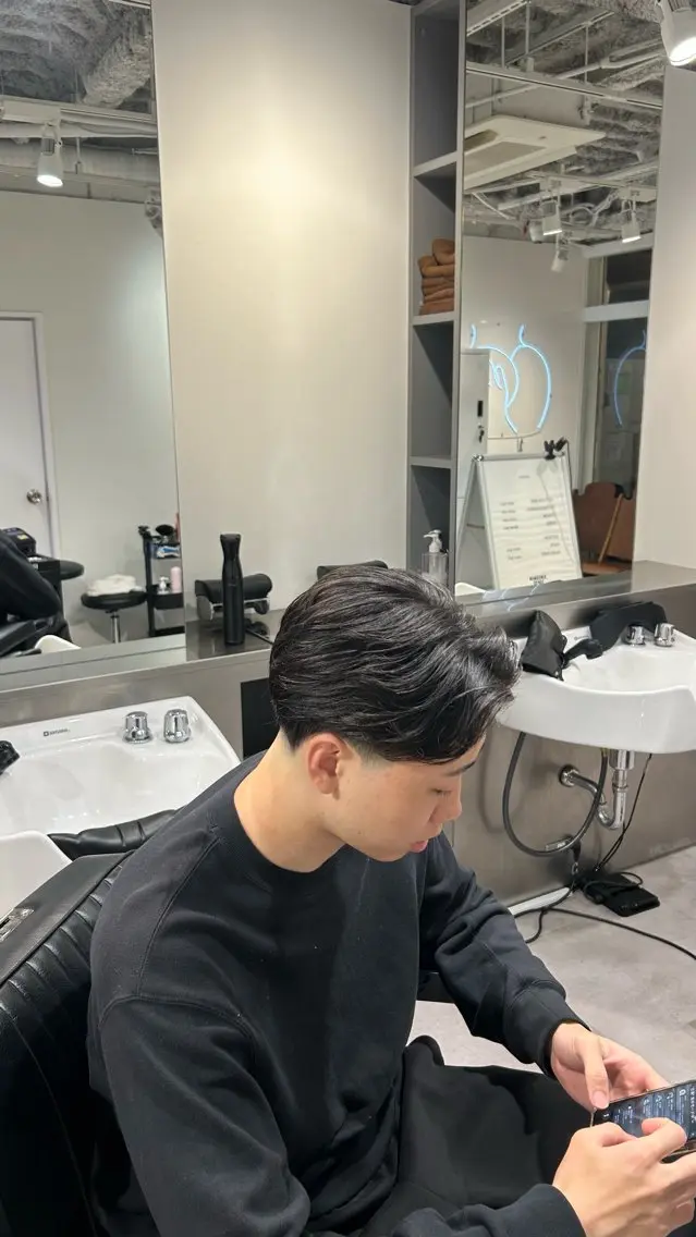 ミディアム メンズ ミディアムパーマ センターパート メンズパーマ カット パーマ はが れおのヘアスタイル