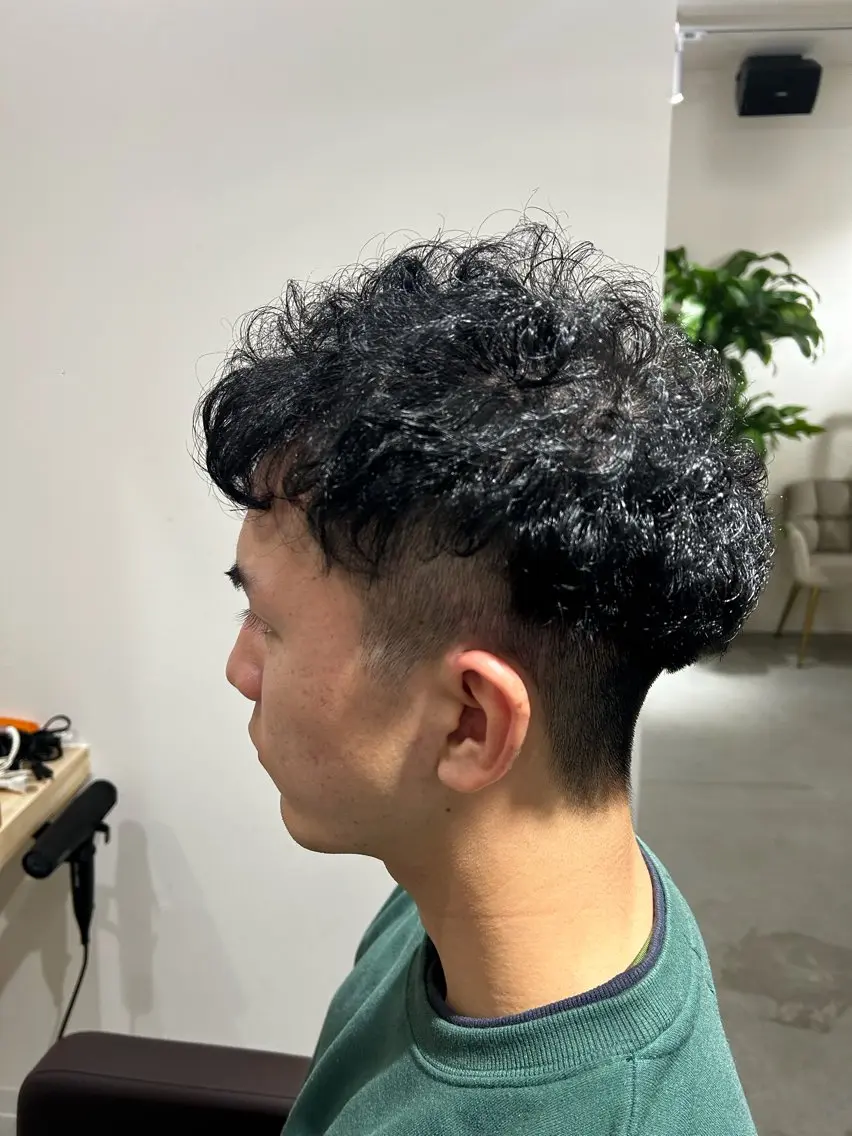 メンズ スペインカール attrait 福岡のヘアスタイル