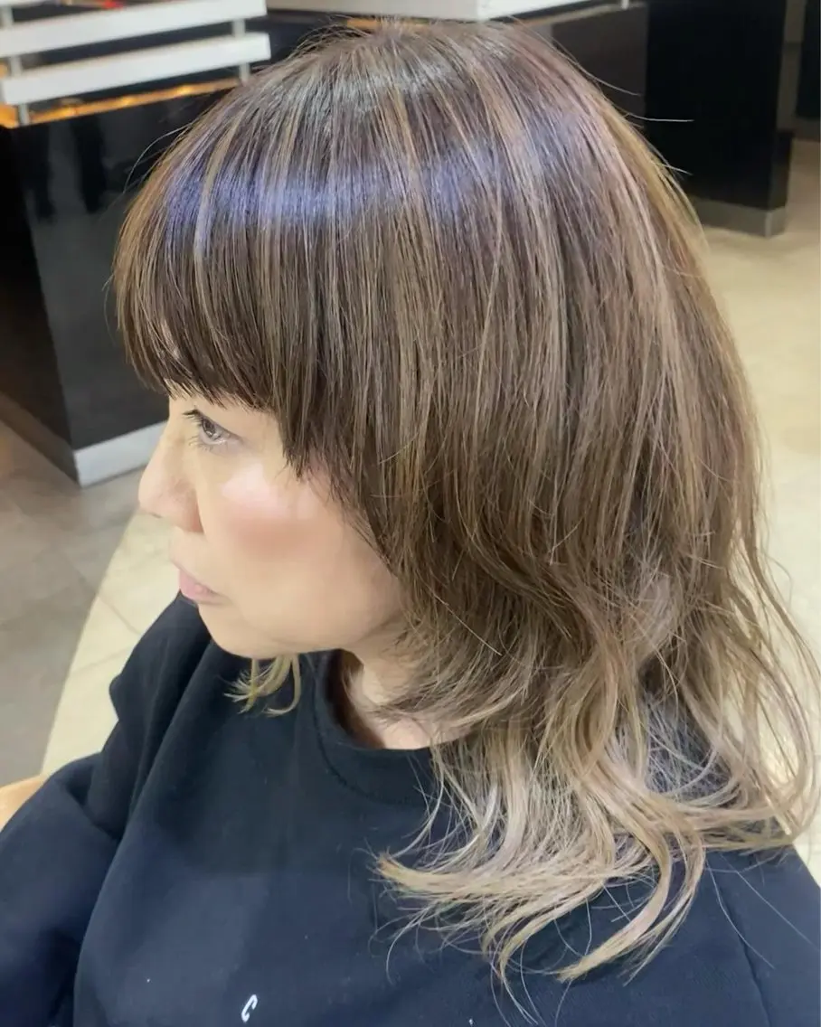 セミロング カラー ヘアアレンジ ハイライトカラー ハイライト 烏山 達也のヘアスタイル