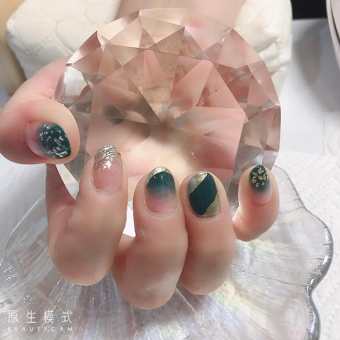 ネイル ハンドネイル ガレンドウ 白澤 愛子のネイルデザイン