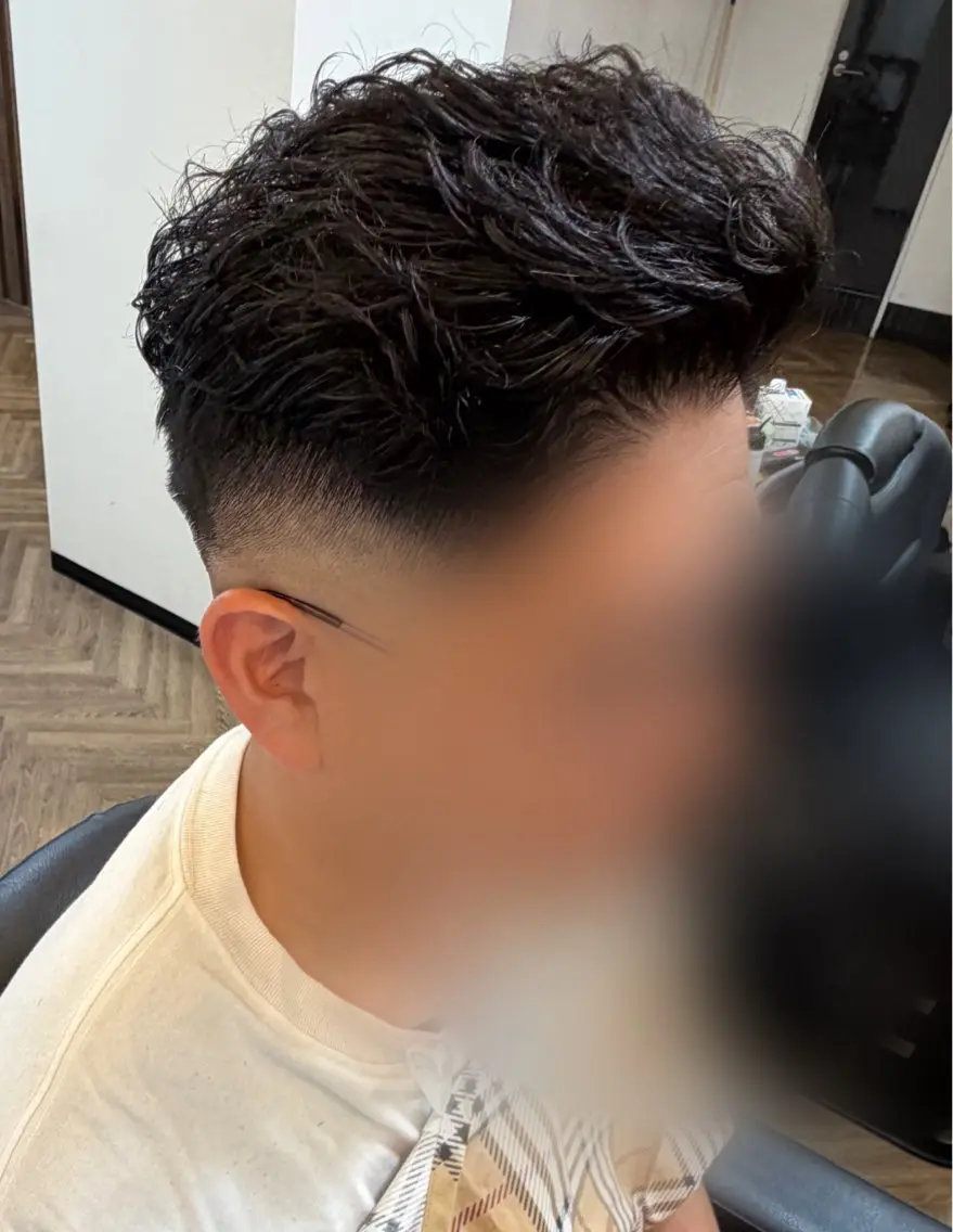 パーマ メンズ フェードカット メンズパーマ スキンフェード カット パーマ 中村 立のヘアスタイル