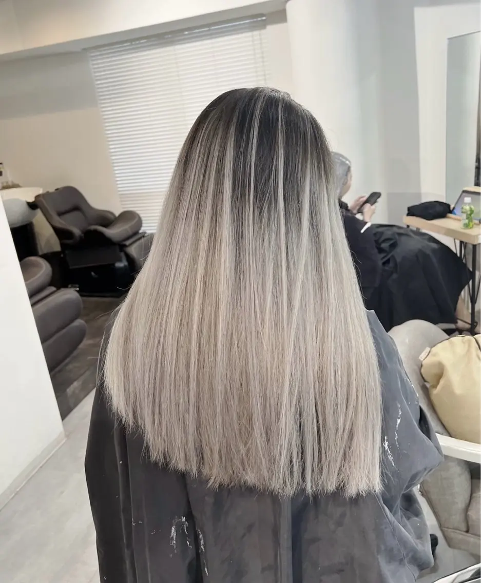 ロング カラー バレイヤージュ グレージュ レイヤーカット 指名数No.1 /NAOYAのヘアスタイル