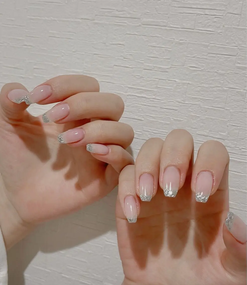 ネイル オーロラネイル 長さ出し フットネイル 韓国ネイル ラメ(グリッター) ハンドネイル 👍thumbs up nail👍のネイルデザイン