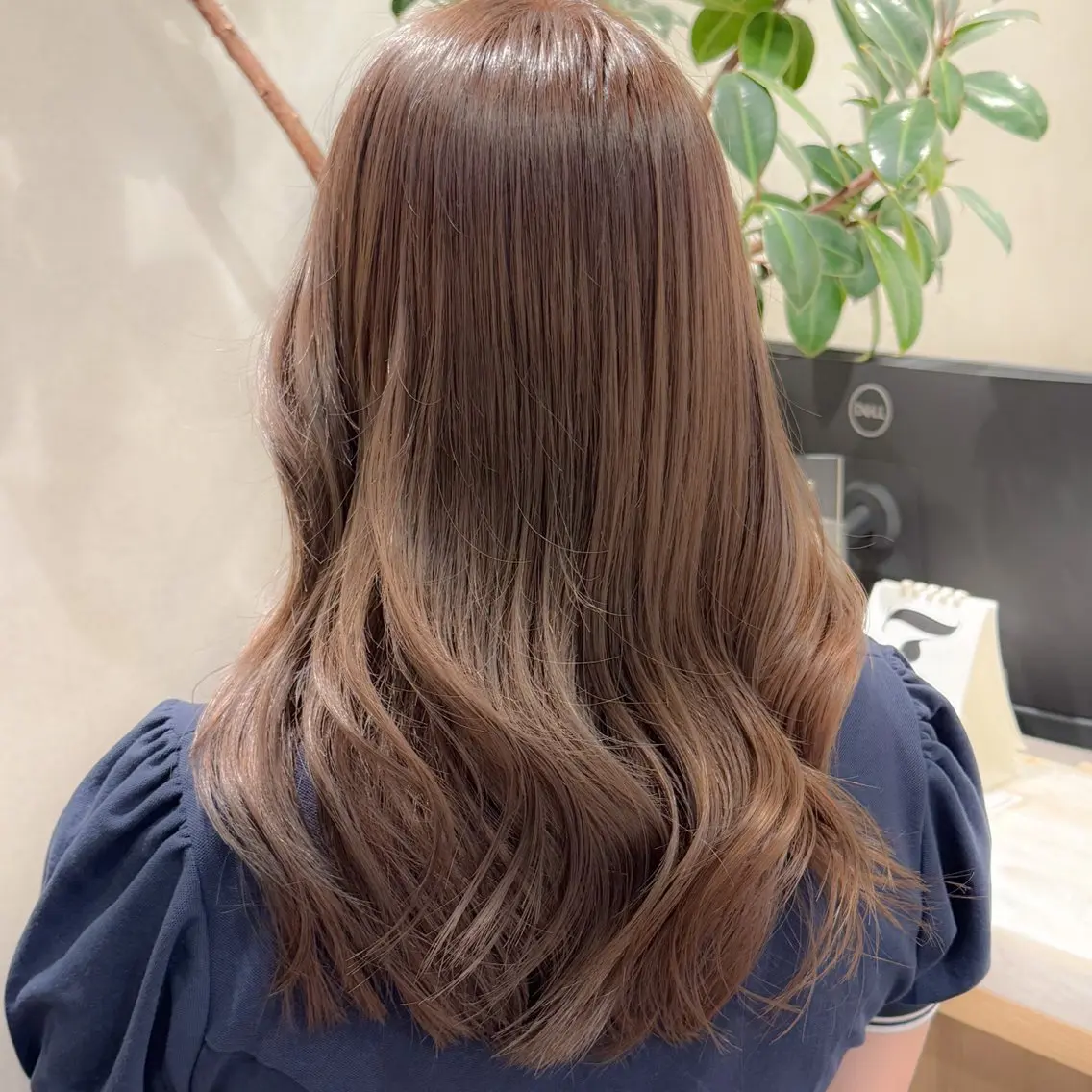 ミディアム ✨️うる艶カラー 🫧吉松佳穂🫧のヘアスタイル