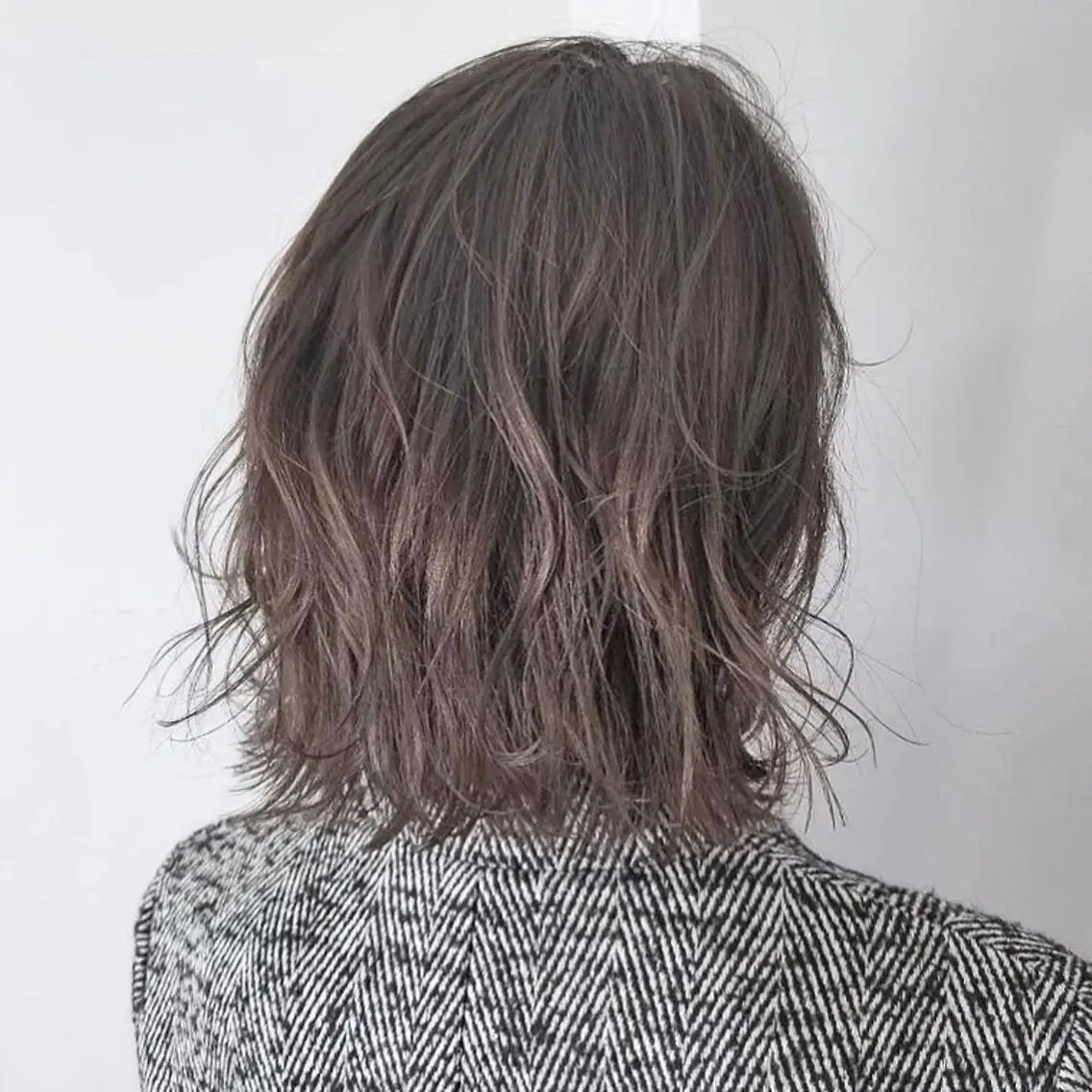 ショート カラー グラデーションカラー グレージュ メンズ縮毛矯正 細谷碧海のヘアスタイル