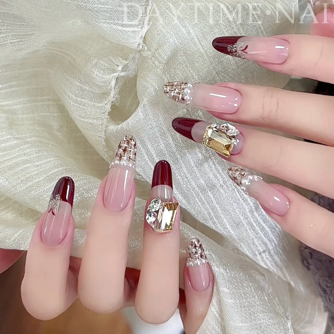 ネイル 持ち込み ワンホンネイル VV  Nail salonのネイルデザイン