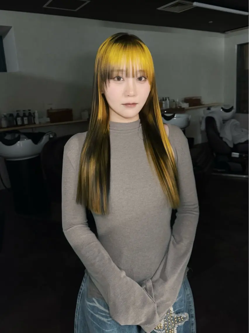 カラー 黒髪 ブリーチ デザインカラー ハイトーンカラー イエローカラー ヘアカラー lin.ブリーチ デザインカラーのヘアスタイル