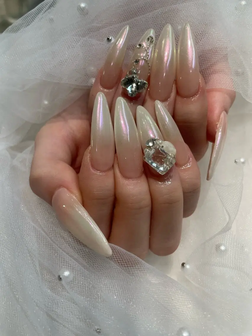 ミニモ限定ミラーネイル💎✨️(オフ込み)の写真