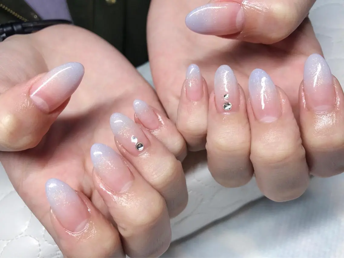 ネイル ラメ(グリッター) パープル ガール ネイルサロンのネイルデザイン