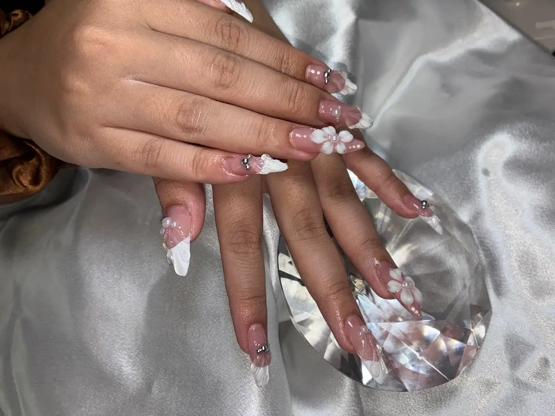 ミディアム ハンドネイル YOKOSUKA NAILS💅⚓️のネイルデザイン