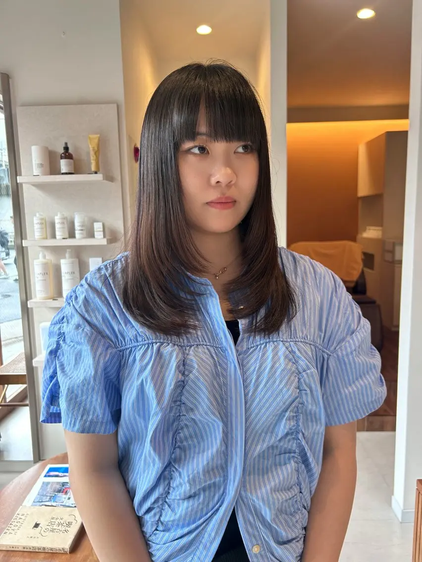 セミロング 顔周りカット レイヤーカット 縮毛矯正 カット 縮毛矯正 トリートメント レイヤーカット/ツヤ 縮毛矯正/アチワのヘアスタイル