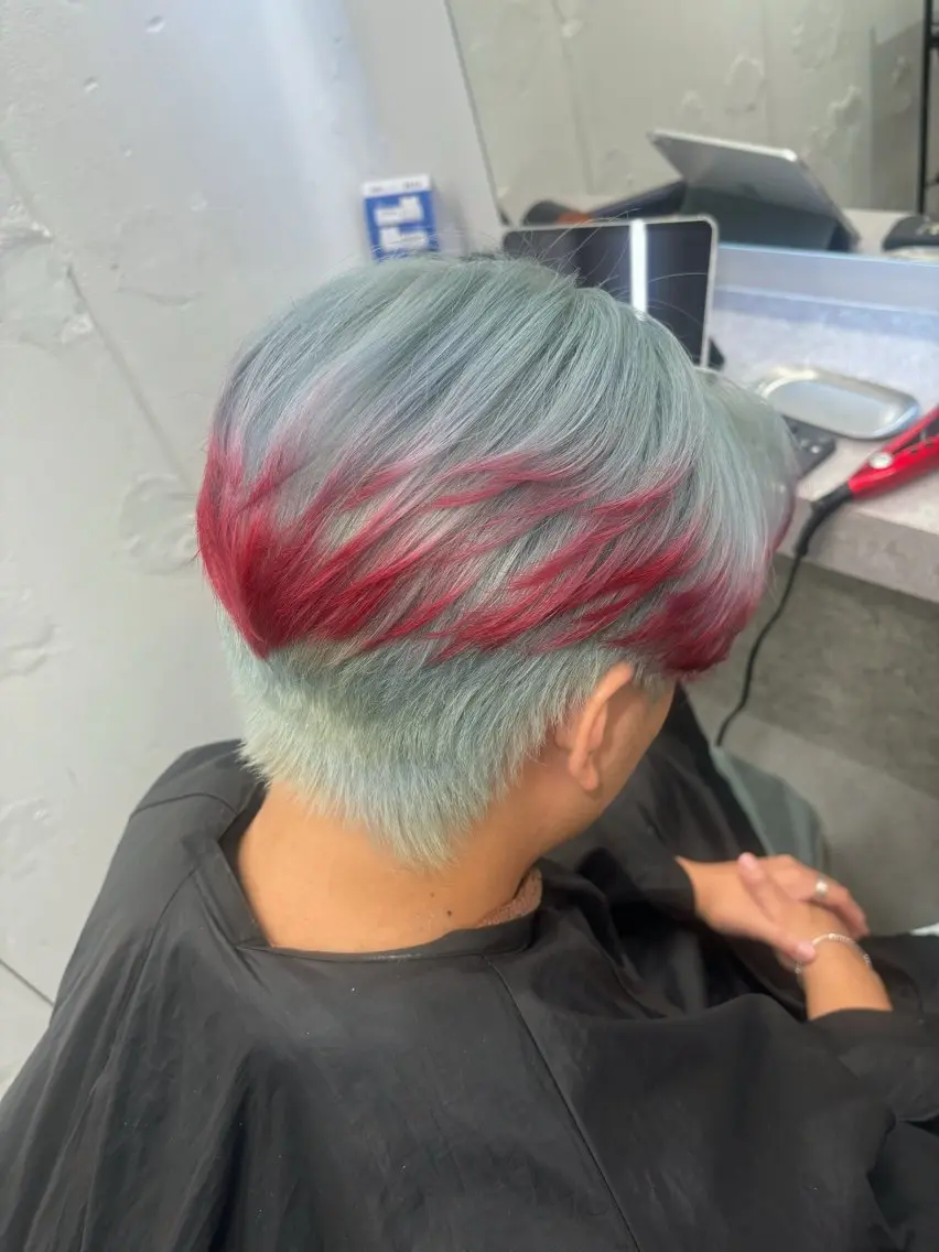 カラー ヘアカラー 伊藤 陽菜のヘアスタイル