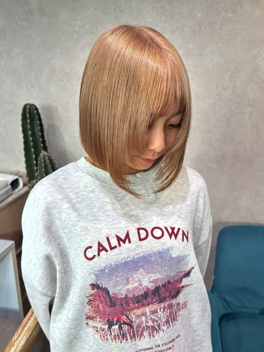 ミディアム カラー ヘアアレンジ 切りっぱなしボブ ブリーチ ダブルカラー イヤリングカラー ハイライトカラー ヘアカラー iona/ハイトーン /ネイルのネイルデザイン