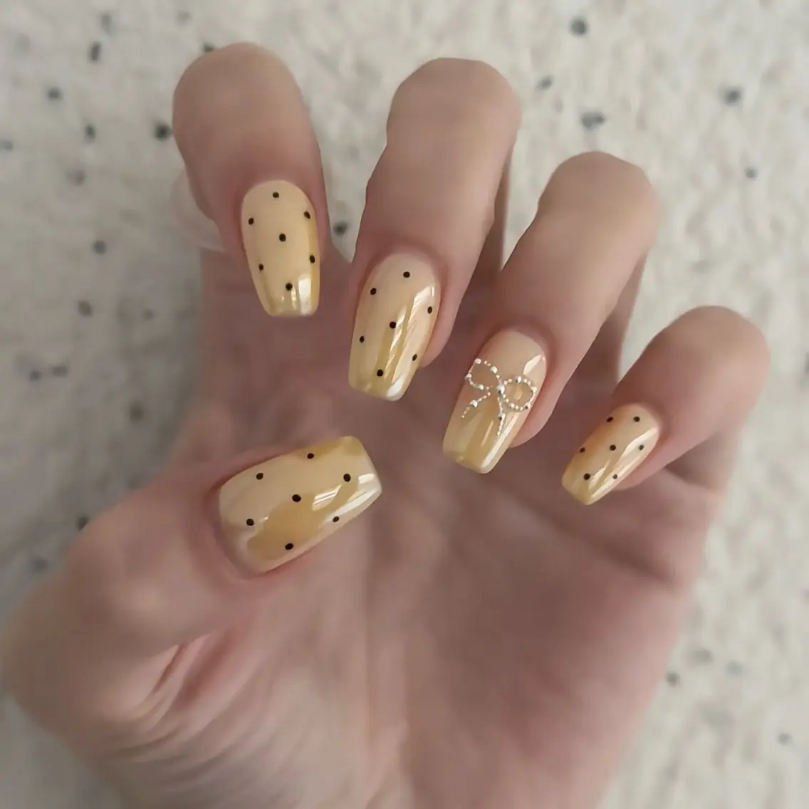 ネイル ドット リボン ハンドネイル chirin nailのネイルデザイン