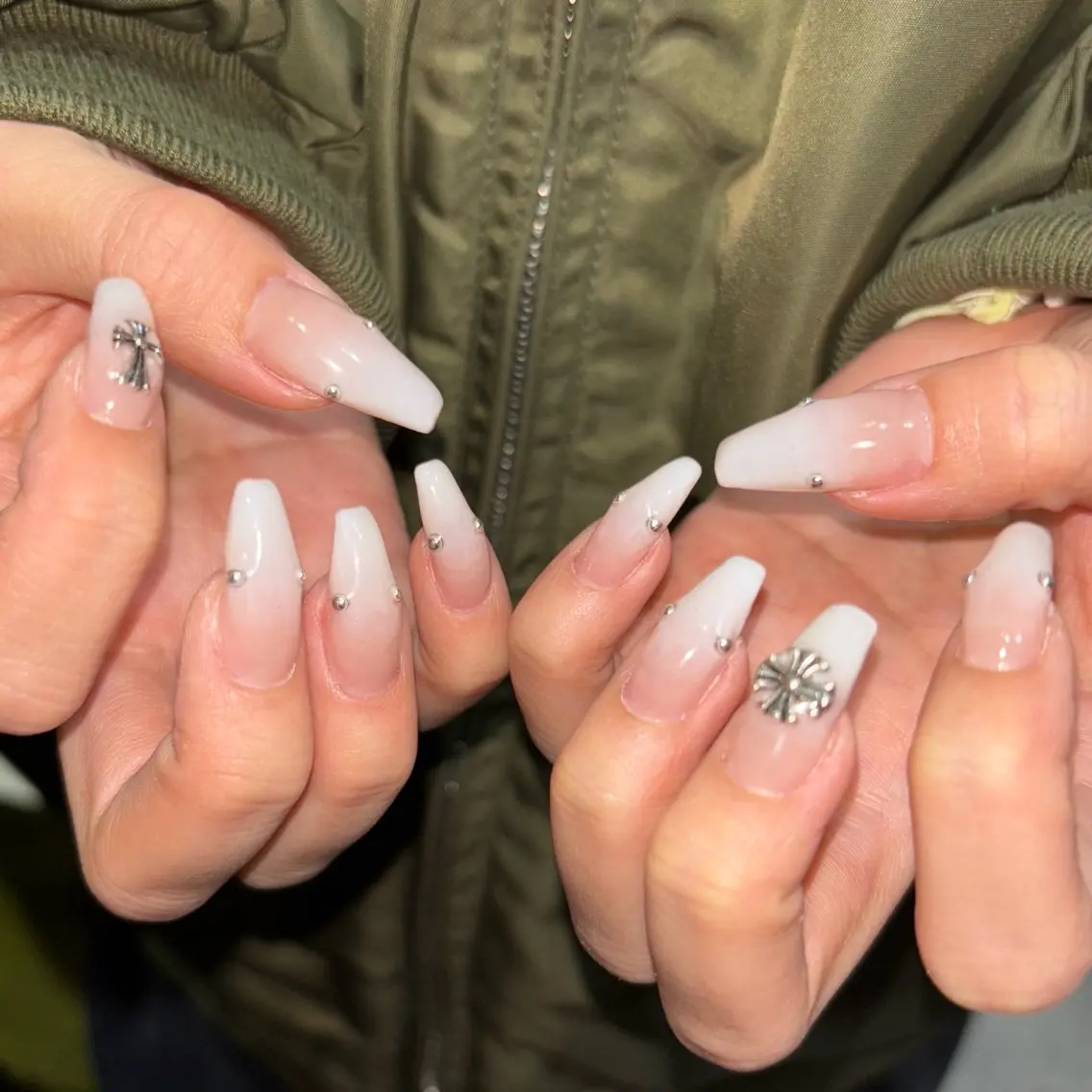 ネイル ハンドネイル 🪐富島彩夏 /海外nail🪐のネイルデザイン