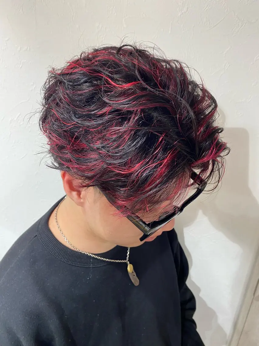 ショート メンズ メンズハイライト ハイライト 大内 良斗のヘアスタイル