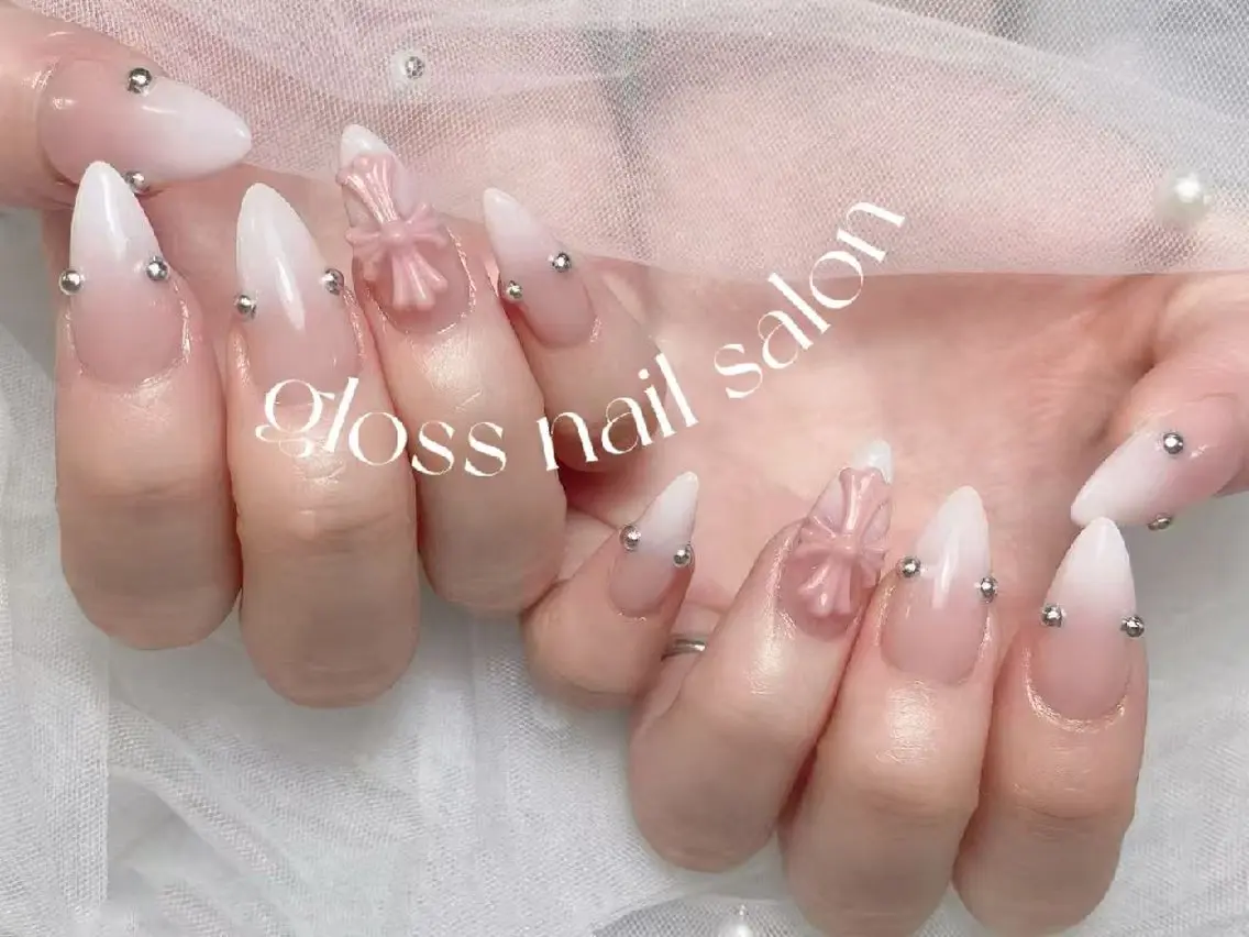 ネイル アヤカ☘️Gloss nailのネイルデザイン