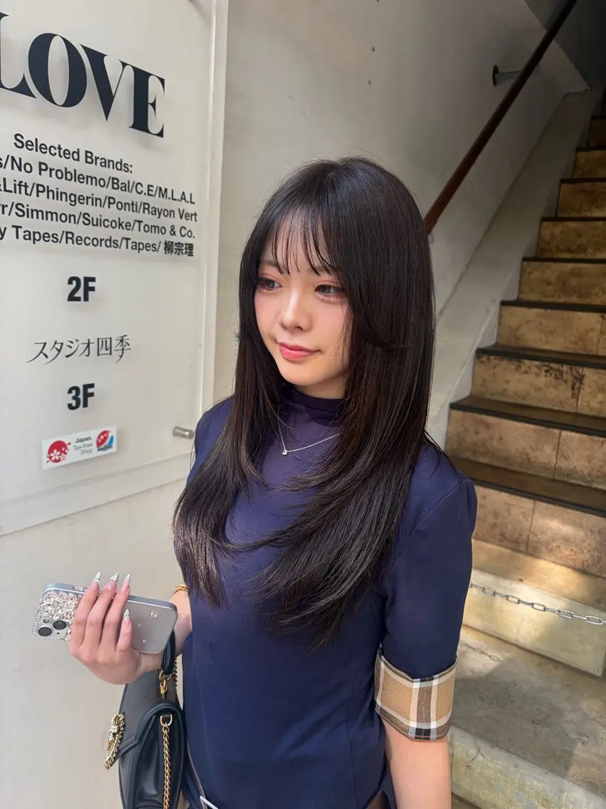 ロング カット ヘアカラー 崎久保 優菜のヘアスタイル