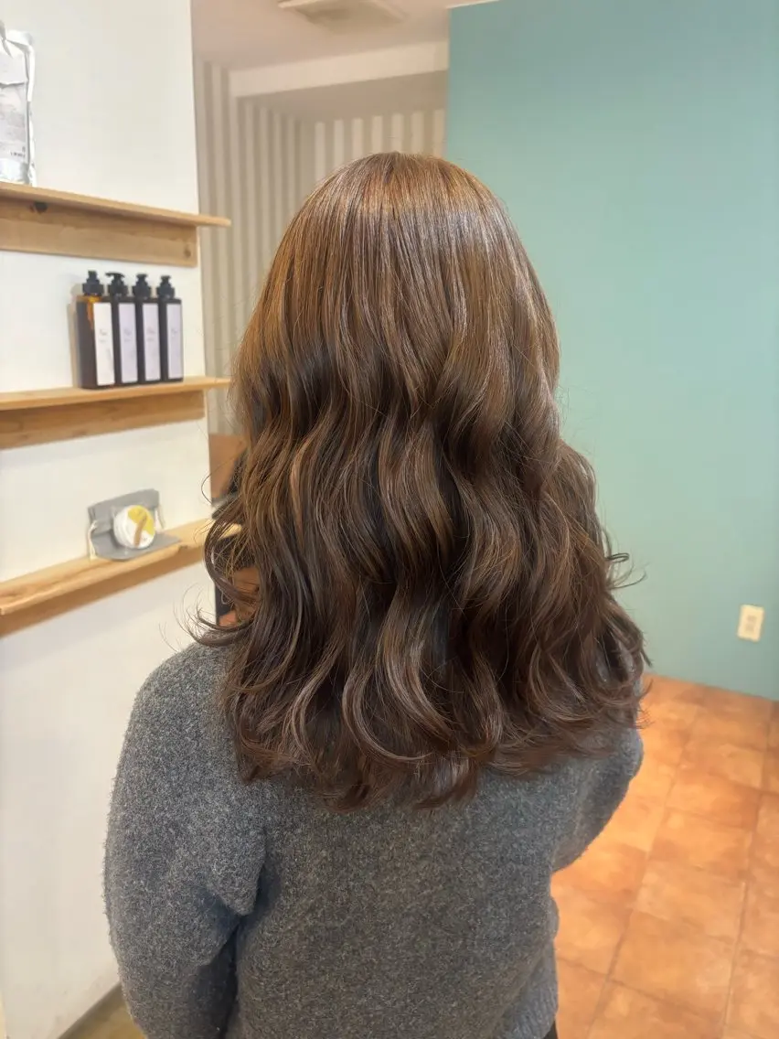 セミロング ヘアカラー 國原 くるみのヘアスタイル