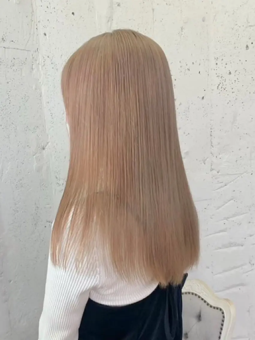 ロング カラー ベージュカラー ミルクティーベージュ 草薙メンズ縮毛矯正 💫緒方美柚のヘアスタイル