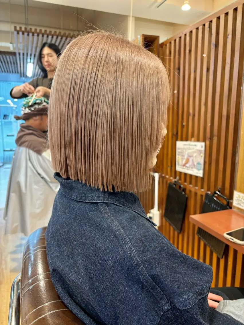 ショート カラー 女性目線でつくる ボブ縮毛矯正のヘアスタイル