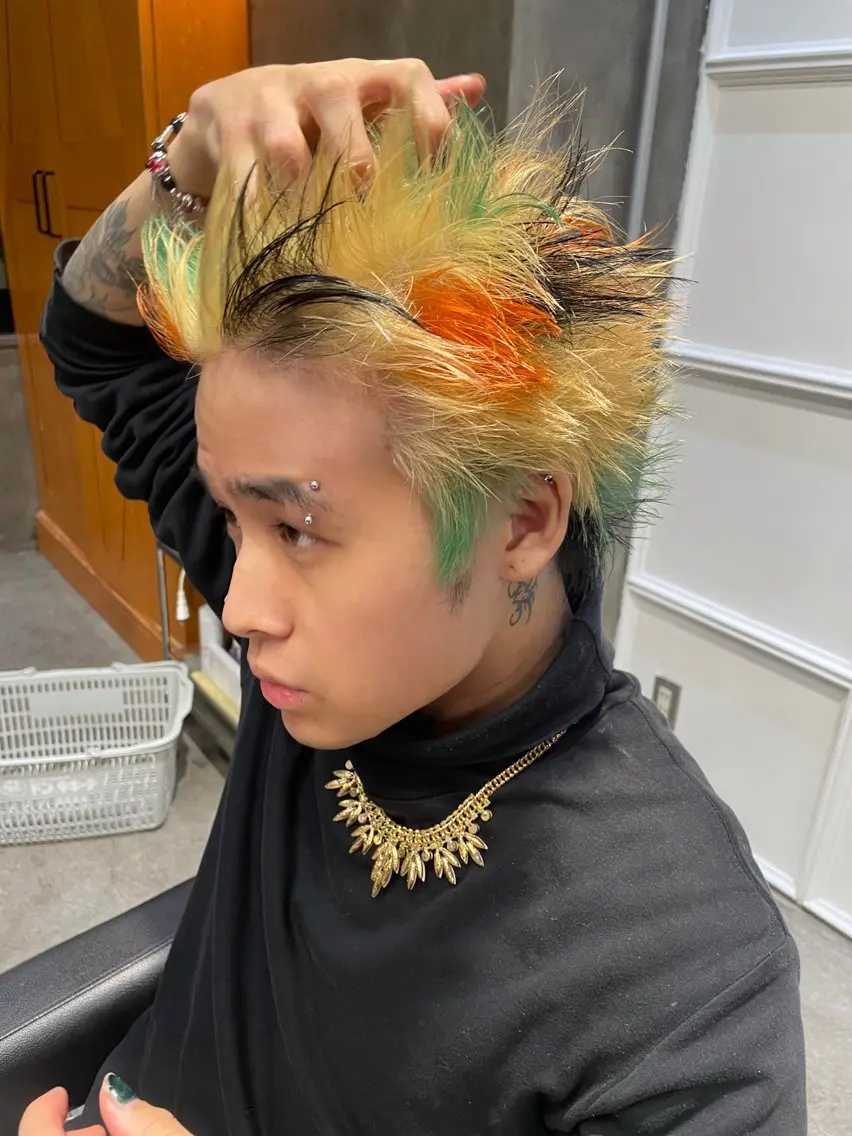 ショート カラー メンズ カット ヘアカラー 縮毛矯正 トリートメント くびれレイヤー/艶 カラー　MADOKAのヘアスタイル