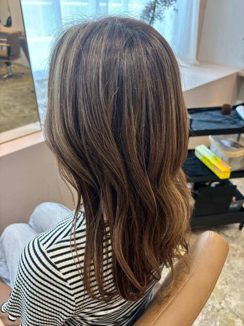 ミディアム カット ヘアカラー トリートメント モエカ -YUCCA-のヘアスタイル