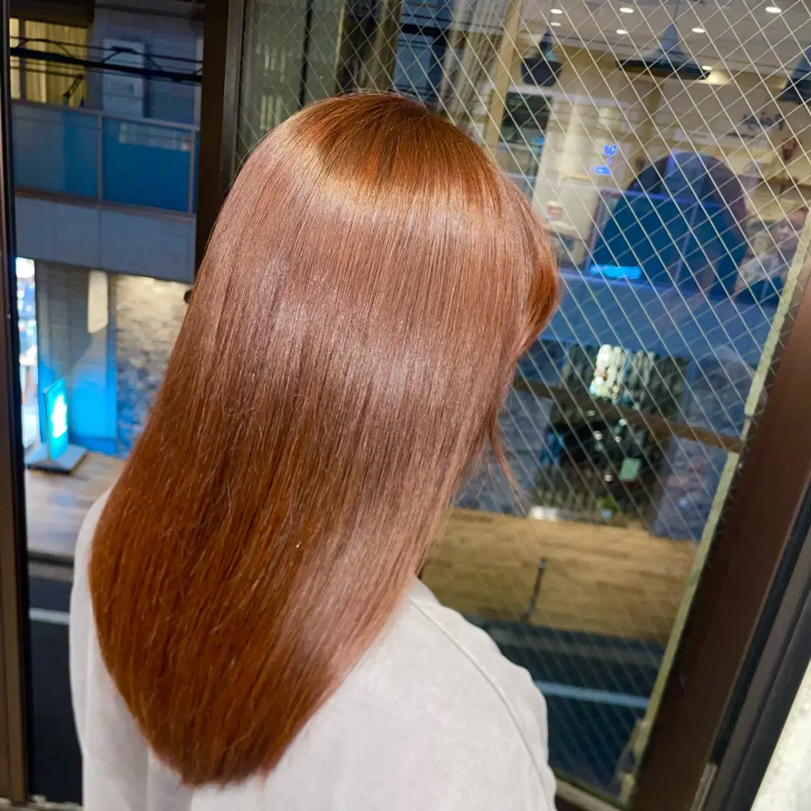 カラー 新原 陽那のヘアスタイル
