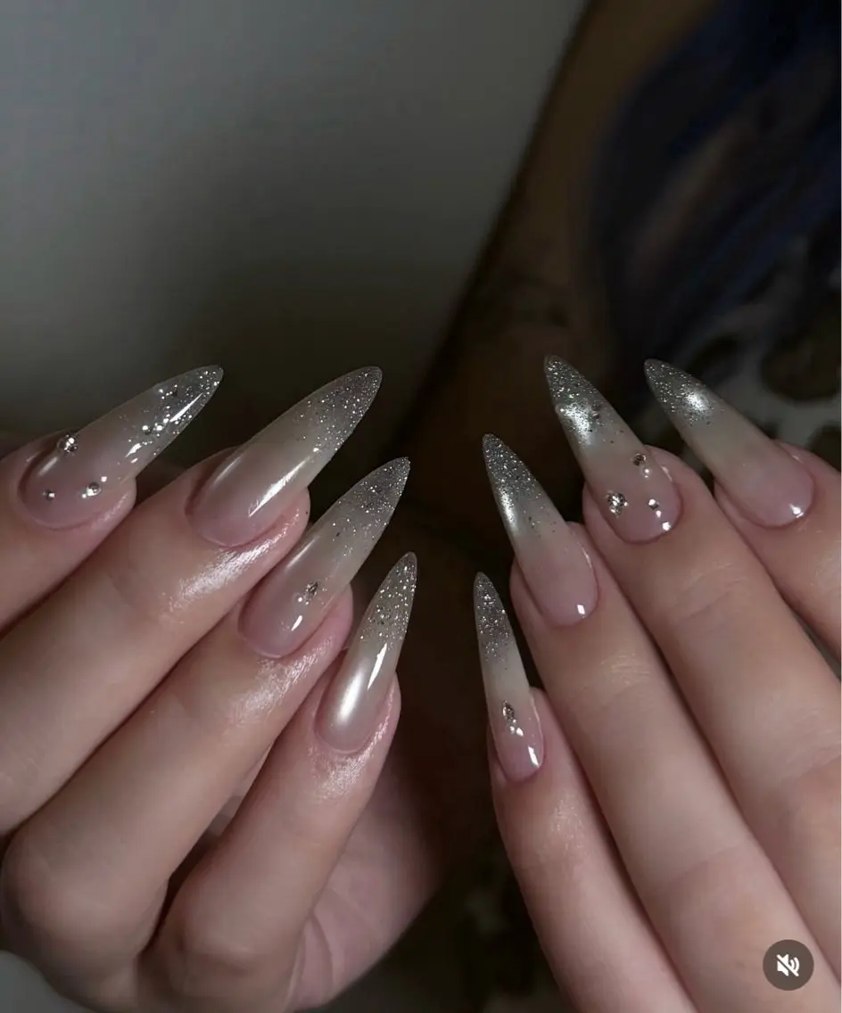 ネイル アートネイル チークネイル ドット フットネイル フレンチネイル ハンドネイル フットネイル Rina Mika Nailsのネイルデザイン