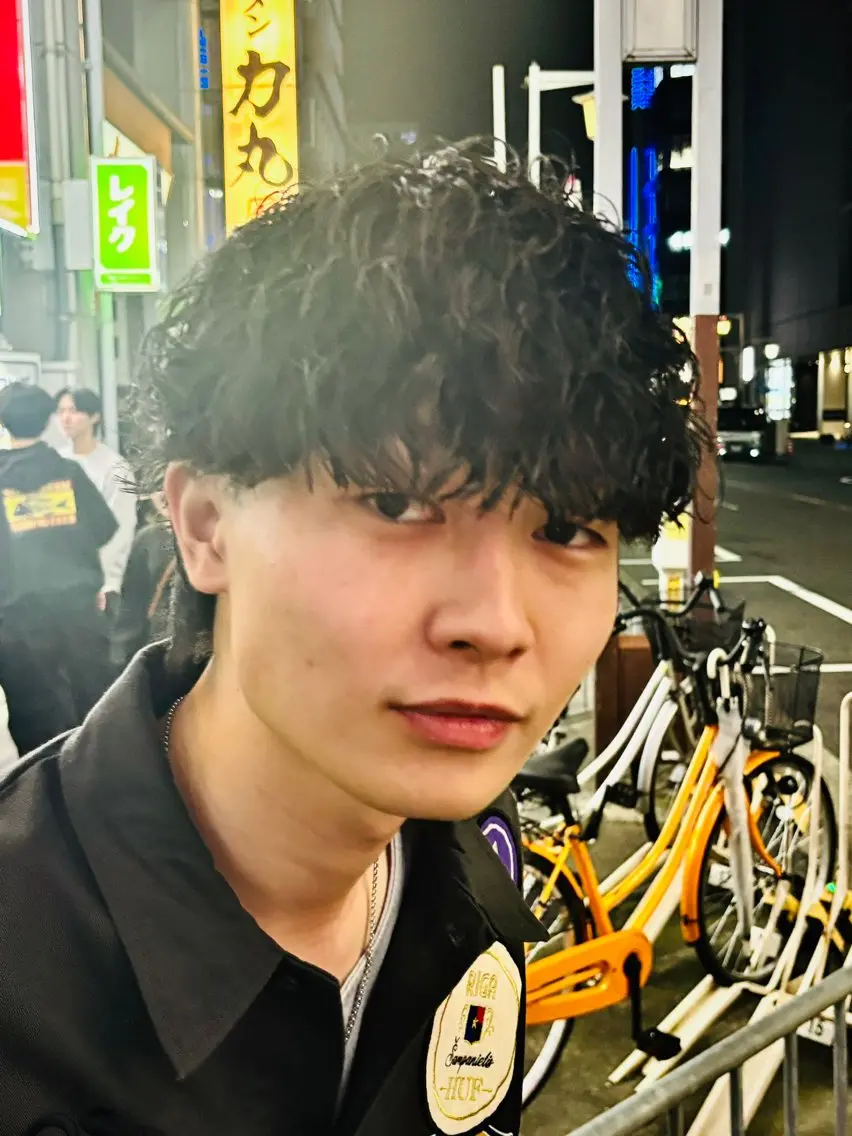 ショート パーマ メンズ メンズパーマ ツイストスパイラルパーマ スパイラルパーマ カット パーマ トリートメント パーマ職人DAIKI ツイスパ/波巻きのヘアスタイル