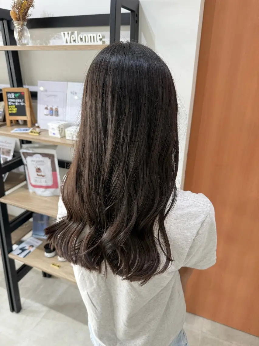 セミロング 島 歩那のヘアスタイル