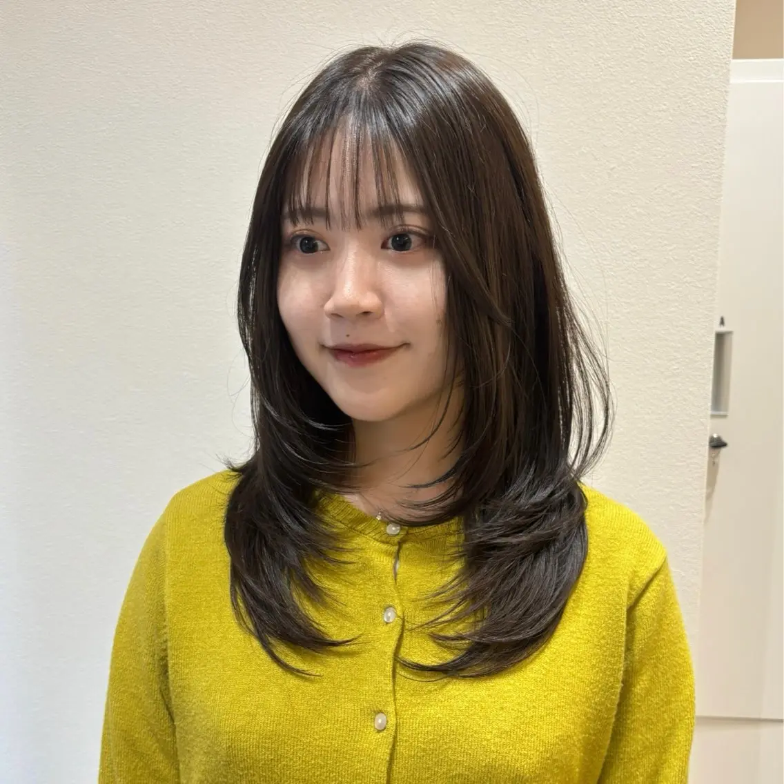 セミロング ハッシュカット カット ヘアカラー トリートメント fuyuna🖤 レイヤーカットのヘアスタイル