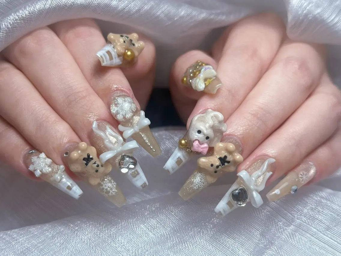 ネイル チークネイル ドット フレンチネイル グラデーション 韓国ネイル ハンドネイル Lisa Nail Salonのネイルデザイン
