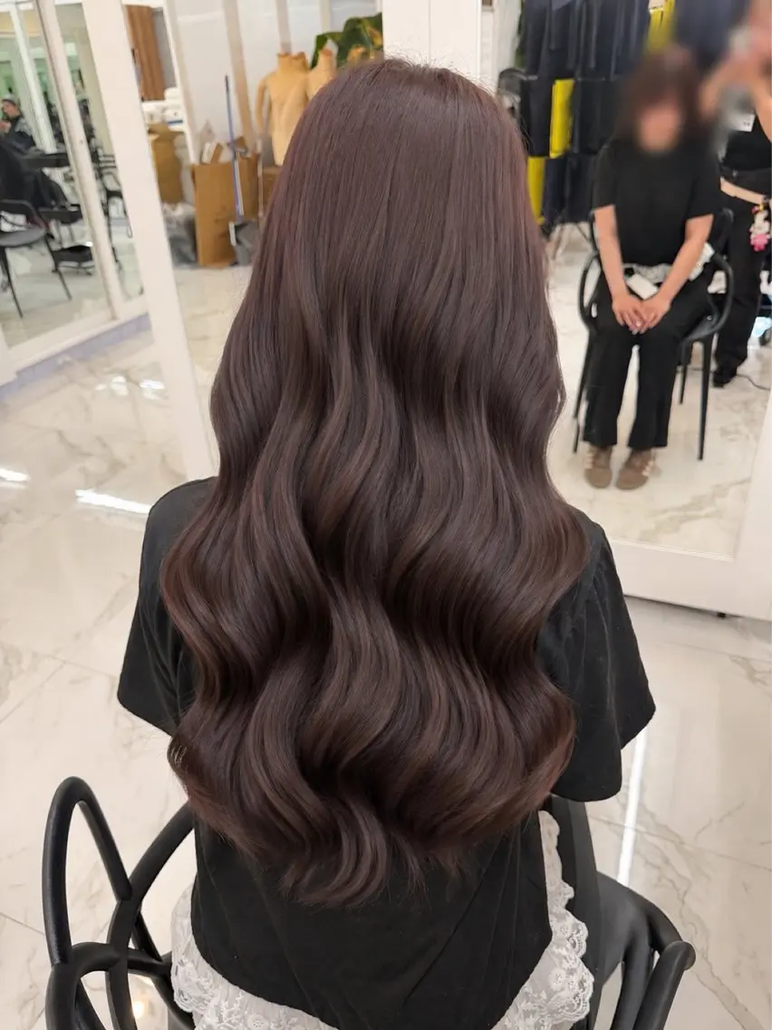 ロング カラー アッシュ アッシュブラウン ブラウンカラー 透明感カラー ダブルカラー ヘアカラー 𝐘𝐮𝐢🩶梅田 束感まつエク♡まつパのヘアスタイル