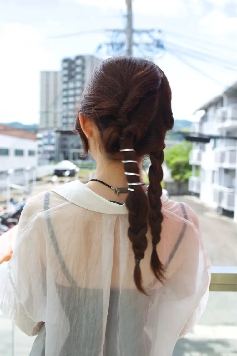 セミロング カラー ヘアアレンジ 豊崎 左知のヘアスタイル