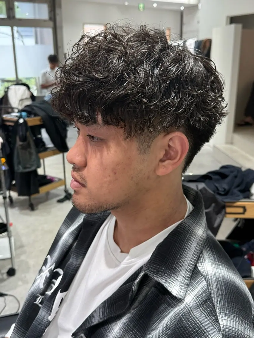 メンズ メンズパーマ カット パーマ 布施メンズ特化美容師 秋山 涼のヘアスタイル