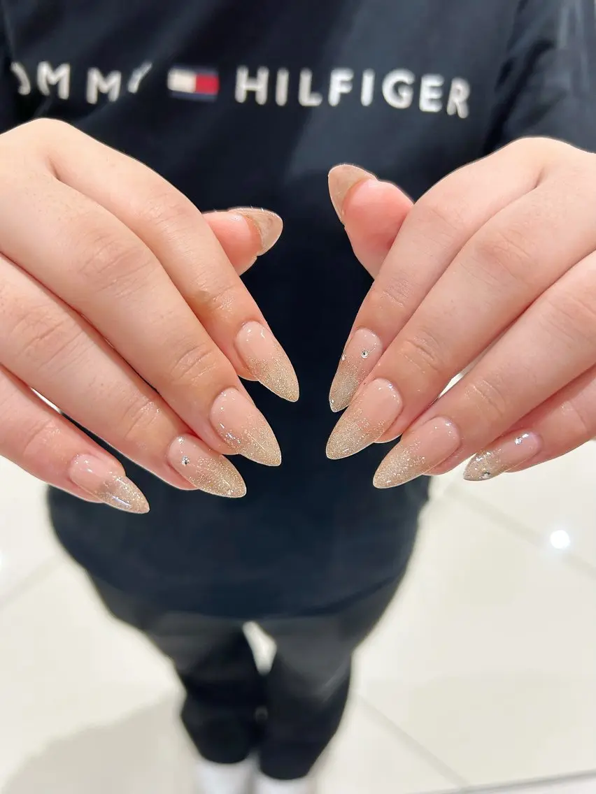 ネイル キラキラネイル ハンドネイル 🎀miyake ｜nailのネイルデザイン