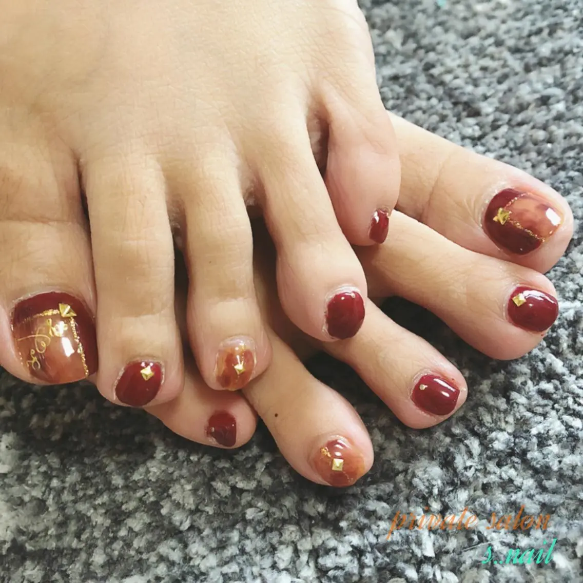 ネイル べっ甲ネイル ボルドー フットネイル ハンドネイル フットネイル s..nail / MORITAのネイルデザイン