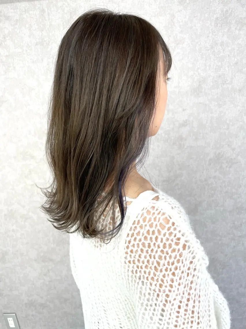 セミロング ハイライト 一戸 亮祐のヘアスタイル