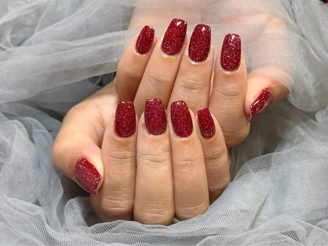 ネイル フラッシュネイル ラメ(グリッター) 赤色 ハンドネイル Nail Salon KURELLYのネイルデザイン