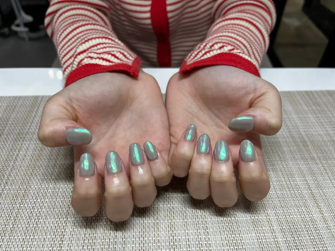 ネイル オーロラネイル オフィスネイル ワンカラーネイル ホワイト プライベートサロン N's Nailのネイルデザイン