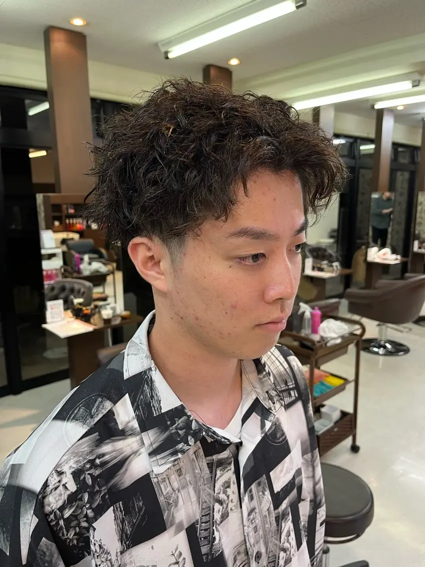 ショート パーマ メンズ メンズパーマ メンズツイストパーマ ツイストパーマ カット パーマ 樋口智士/倉敷/中庄 /髪質改善/縮毛矯正のヘアスタイル
