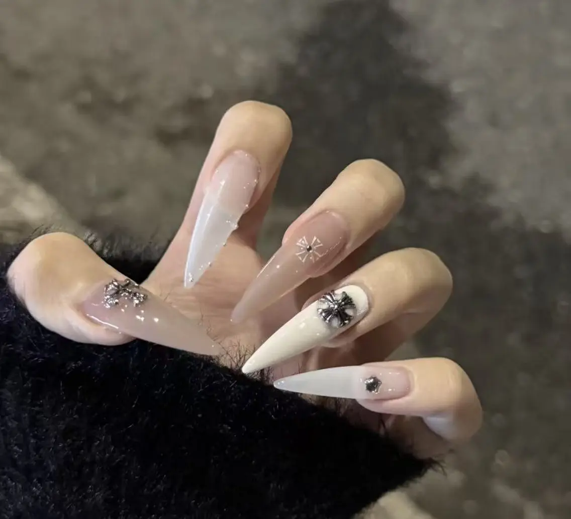 ネイル ハンドネイル Pure&Rich Nailのネイルデザイン
